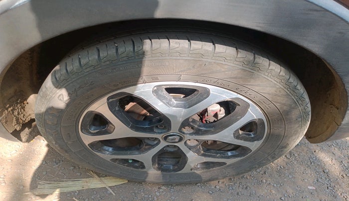 2018 Renault Captur RXT DIESEL DUAL TONE, Diesel, Manual, 70,619 km, tyre