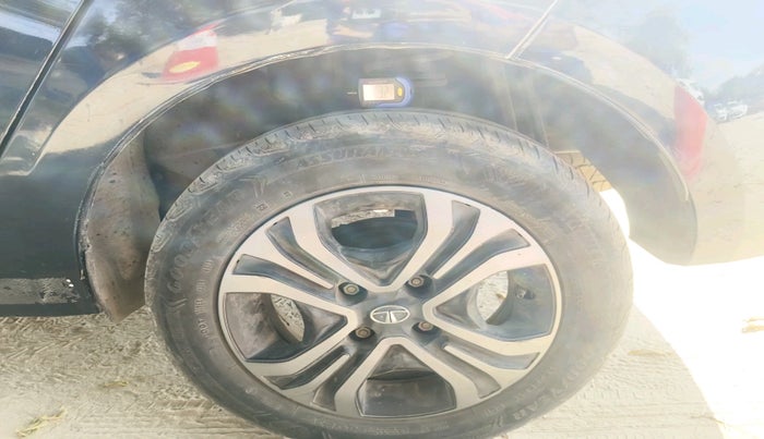 2024 Tata TIGOR XZ PLUS CNG, Petrol, Manual, 52,407 km, tyre