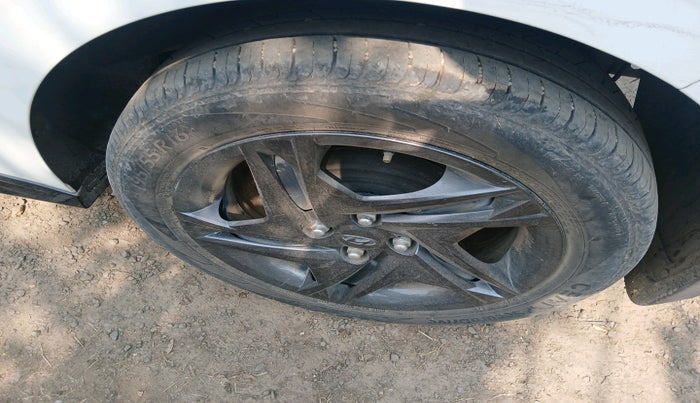 2023 Hyundai NEW I20 SPORTZ 1.2 MT, Petrol, Manual, 18,848 km, tyre