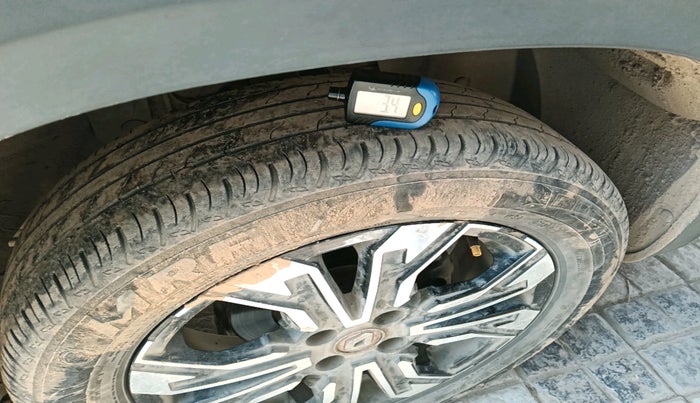 2022 Renault Kiger RXZ AMT, Petrol, Automatic, 30,312 km, tyre