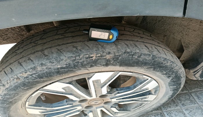 2022 Renault Kiger RXZ AMT, Petrol, Automatic, 30,312 km, tyre