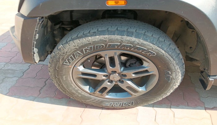 2023 Mahindra Thar LX HARD TOP 4WD MT, Diesel, Manual, 53,864 km, tyre