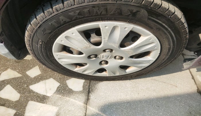 2017 Honda Amaze 1.2L I-VTEC S, Petrol, Manual, 91,791 km, tyre