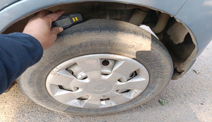 2013 Maruti Wagon R 1.0 LXI CNG, Petrol, Manual, 1,46,306 km, tyre