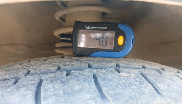 2016 Maruti Alto 800 LXI CNG, Petrol, Manual, 1,35,293 km, tyre