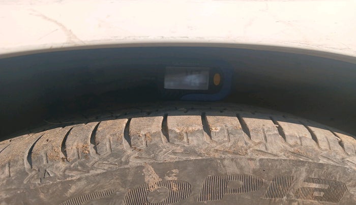 2016 Maruti Alto 800 LXI CNG, Petrol, Manual, 1,35,293 km, tyre