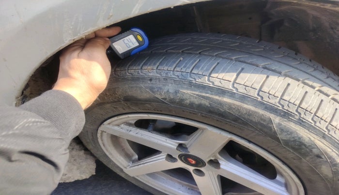 2016 Maruti Swift Dzire VXI, Petrol, Manual, 1,21,331 km, tyre