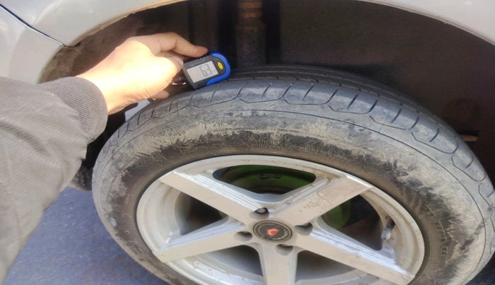 2016 Maruti Swift Dzire VXI, Petrol, Manual, 1,21,331 km, tyre