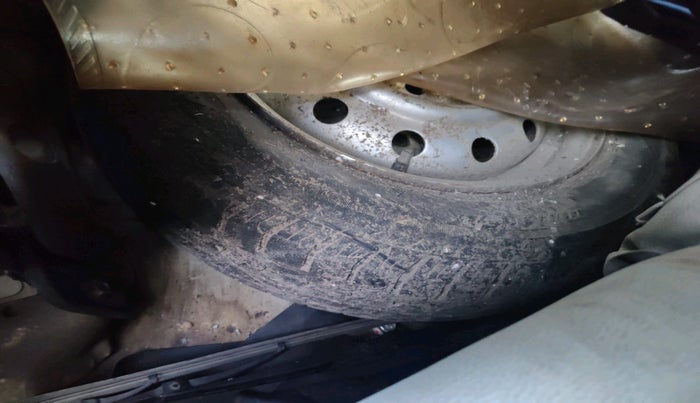 2017 Maruti Wagon R 1.0 LXI CNG, Petrol, Manual, 75,257 km, tyre