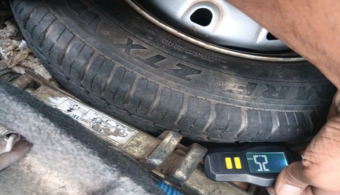 2010 Maruti Alto LXI, Petrol, Manual, 63,173 km, tyre