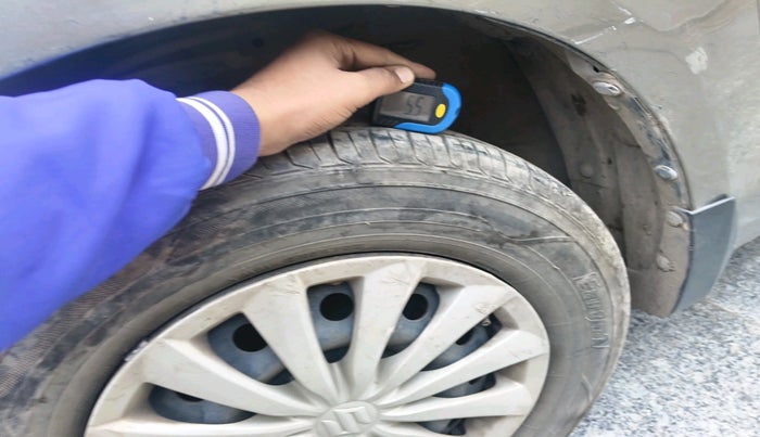 2015 Maruti Swift Dzire VXI, Petrol, Manual, 75,892 km, tyre