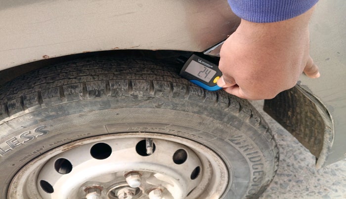 2012 Hyundai Eon ERA +, Petrol, Manual, 1,18,789 km, tyre