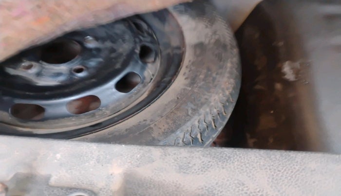 2012 Ford Figo TITANIUM 1.2 PETROL, Petrol, Manual, 66,083 km, tyre