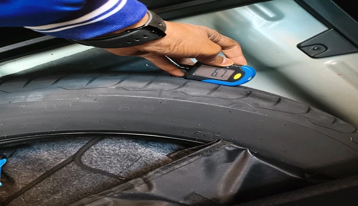 2023 KIA SELTOS  HTX 1.5 PETROL MT, Petrol, Manual, 5,589 km, tyre