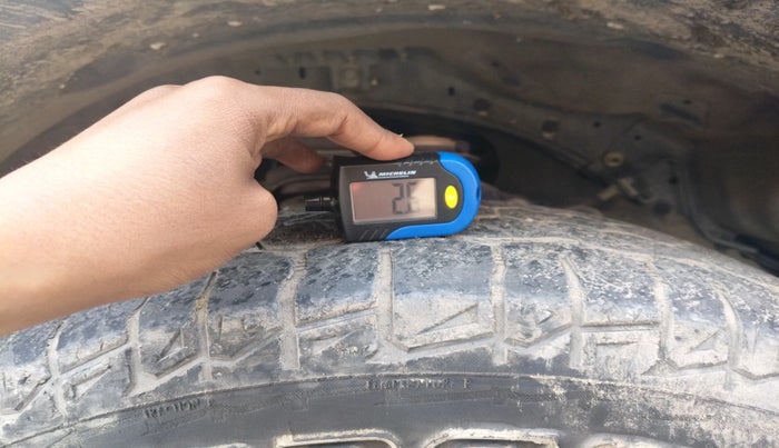 2016 Ford Endeavour TREND 3.2 4X4 AT, Diesel, Automatic, 1,80,420 km, tyre