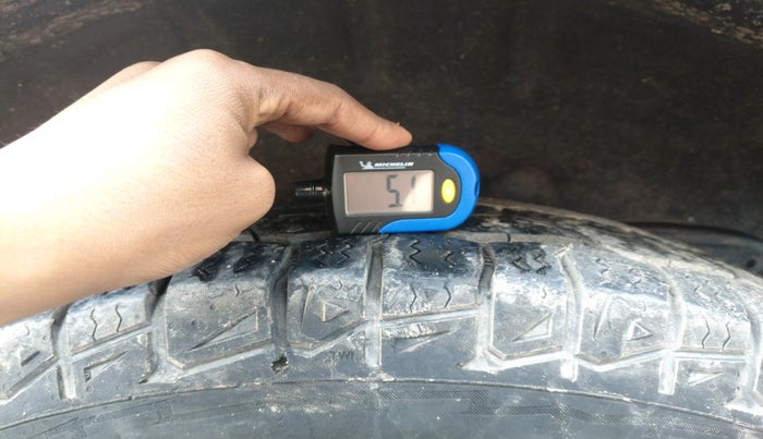 2016 Ford Endeavour TREND 3.2 4X4 AT, Diesel, Automatic, 1,80,420 km, tyre