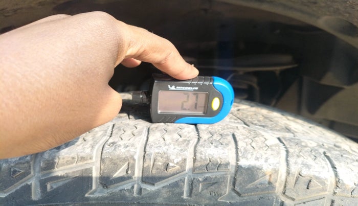 2016 Ford Endeavour TREND 3.2 4X4 AT, Diesel, Automatic, 1,80,420 km, tyre