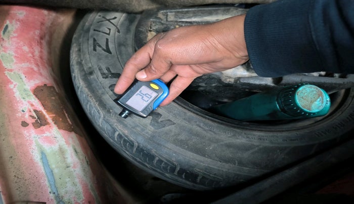 2011 Volkswagen Polo COMFORTLINE 1.2L, Diesel, Manual, 94,172 km, tyre