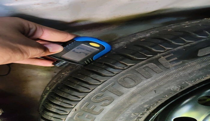 2018 Maruti Dzire VXI, Petrol, Manual, 1,95,984 km, tyre