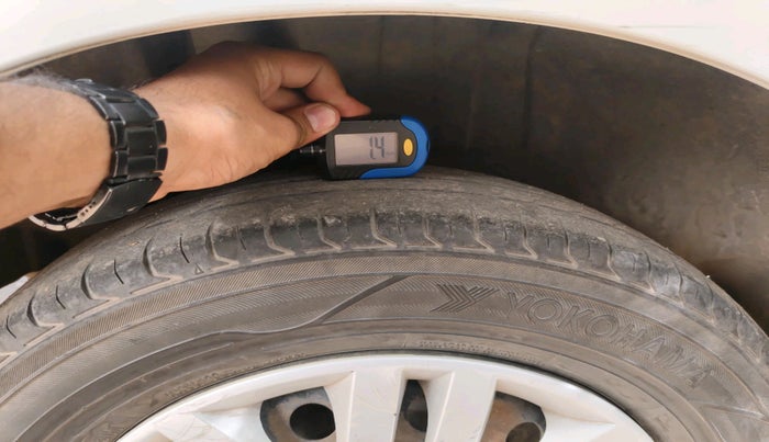 2018 Maruti Dzire VXI, Petrol, Manual, 1,95,984 km, tyre