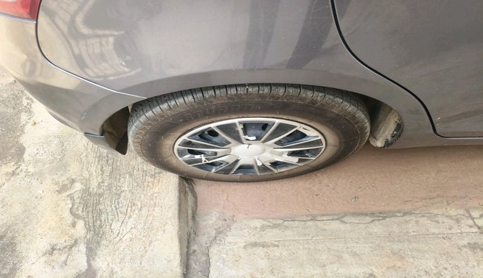 2016 Maruti Swift VDI (O), Diesel, Manual, 1,30,213 km, tyre