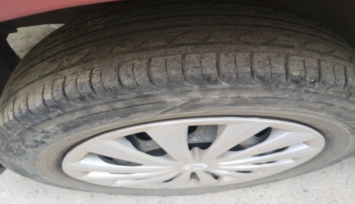 2011 Toyota Etios G, Petrol, Manual, 65,045 km, tyre