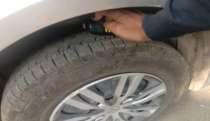 2010 Maruti Swift Dzire VXI, Petrol, Manual, 80,839 km, tyre