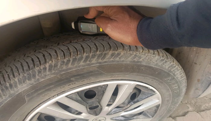 2010 Maruti Swift Dzire VXI, Petrol, Manual, 80,839 km, tyre