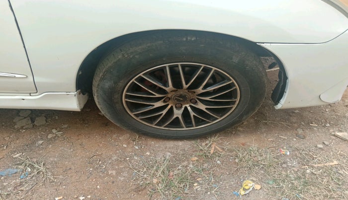 2015 Toyota Innova 2.5 GX 8 STR, Diesel, Manual, 1,54,826 km, tyre