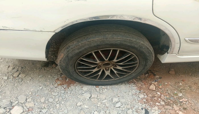 2015 Toyota Innova 2.5 GX 8 STR, Diesel, Manual, 1,54,826 km, tyre