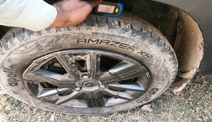 2019 Renault Kwid CLIMBER 1.0 (O), Petrol, Manual, 12,284 km, tyre