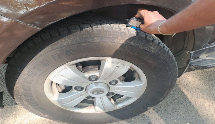 2014 Tata Safari 4X2 VX DICOR 2.2 VTT, Diesel, Manual, 1,71,830 km, tyre