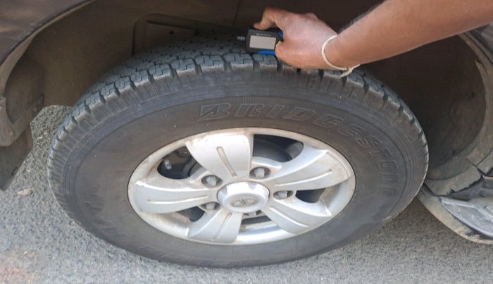 2014 Tata Safari 4X2 VX DICOR 2.2 VTT, Diesel, Manual, 1,71,830 km, tyre