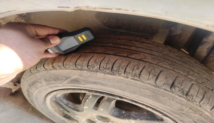 2016 Maruti Swift Dzire LXI, Petrol, Manual, 1,57,851 km, tyre