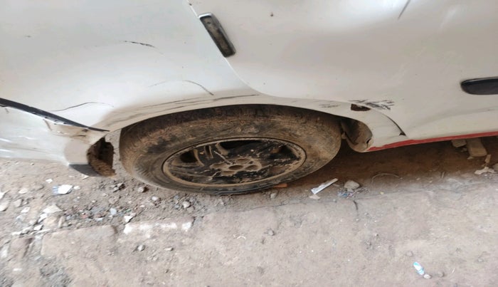 2016 Maruti Swift Dzire LXI, Petrol, Manual, 1,57,851 km, tyre