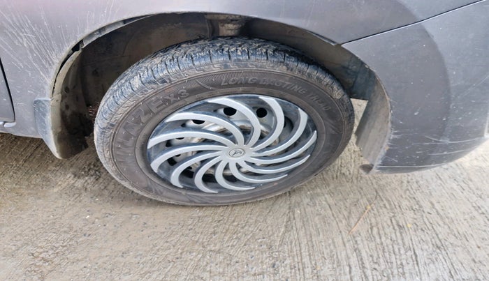 2011 Maruti Wagon R 1.0 LXI CNG, Petrol, Manual, 1,28,349 km, tyre