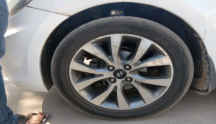 2014 Hyundai Verna FLUIDIC 1.6 VTVT SX, Petrol, Manual, 1,49,240 km, tyre