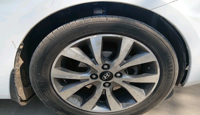 2014 Hyundai Verna FLUIDIC 1.6 VTVT SX, Petrol, Manual, 1,49,240 km, tyre