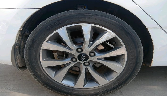 2014 Hyundai Verna FLUIDIC 1.6 VTVT SX, Petrol, Manual, 1,49,240 km, tyre