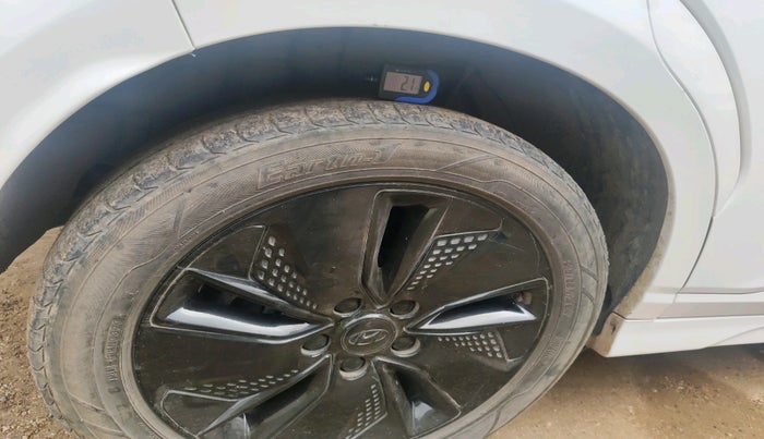 2022 Hyundai KONA ELECTRIC PREMIUM DUAL TONE, Electric, Automatic, 71,735 km, tyre