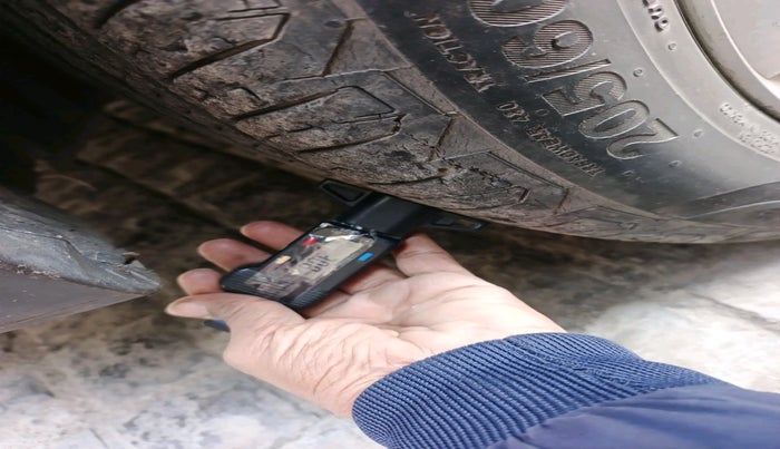 2016 Maruti S Cross DELTA 1.3, Diesel, Manual, 1,23,644 km, tyre