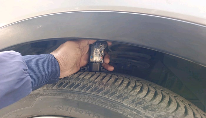 2016 Maruti S Cross DELTA 1.3, Diesel, Manual, 1,23,644 km, tyre