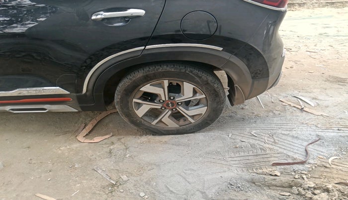 2022 KIA SONET HTX ANNIVERSARY EDITION 1.5, Diesel, Manual, 24,064 km, tyre