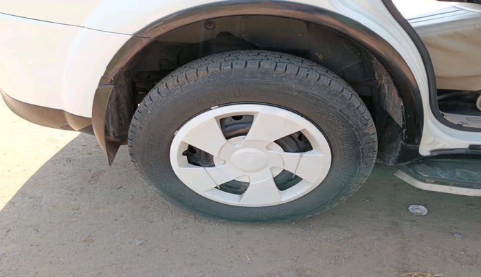 2017 Mahindra XUV500 W6, Diesel, Manual, 80,174 km, tyre