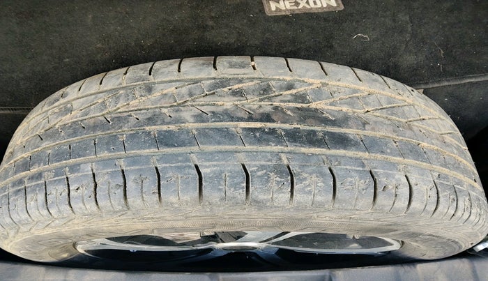 2022 Tata NEXON XZ PLUS (PREMIUM) PETROL, Petrol, Manual, 60,623 km, tyre