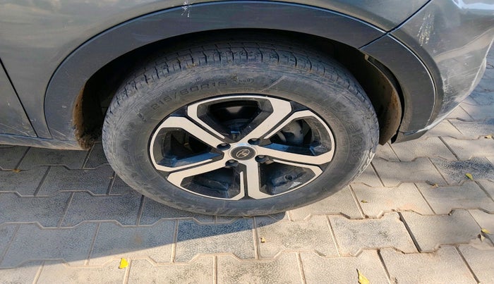 2022 Tata NEXON XZ PLUS (PREMIUM) PETROL, Petrol, Manual, 60,623 km, tyre