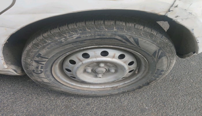 2012 Maruti Ritz LXI, CNG, Manual, 3,97,550 km, tyre