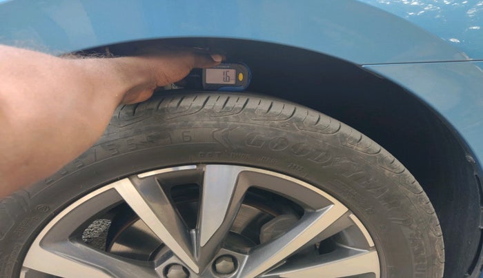 2022 Skoda SLAVIA STYLE 1.0L TSI AT, Petrol, Automatic, 44,541 km, tyre