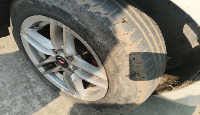 2016 Maruti Wagon R 1.0 LXI, Petrol, Manual, 70,835 km, tyre