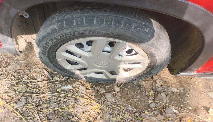 2017 Maruti Vitara Brezza LDI (O), Diesel, Manual, 1,32,812 km, tyre